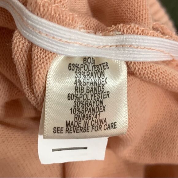 ‎NWT Two Beautiful Maternity ruched sweater -M - Picture 9 of 12